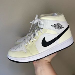 Coconut Milk Jordan 1 mid